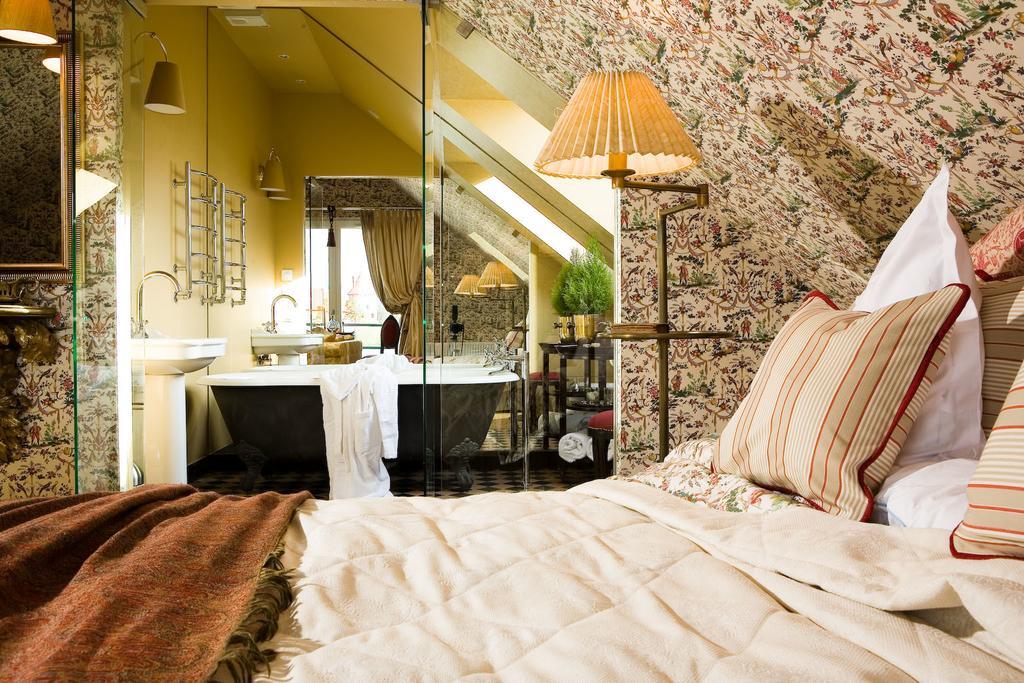 Hotel Apvalaus Stalo Klubas Gastro & 4*
